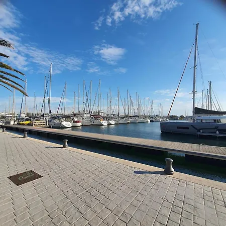 Appartement Aux Pieds De La Marina Avec Wifi Et Clim *